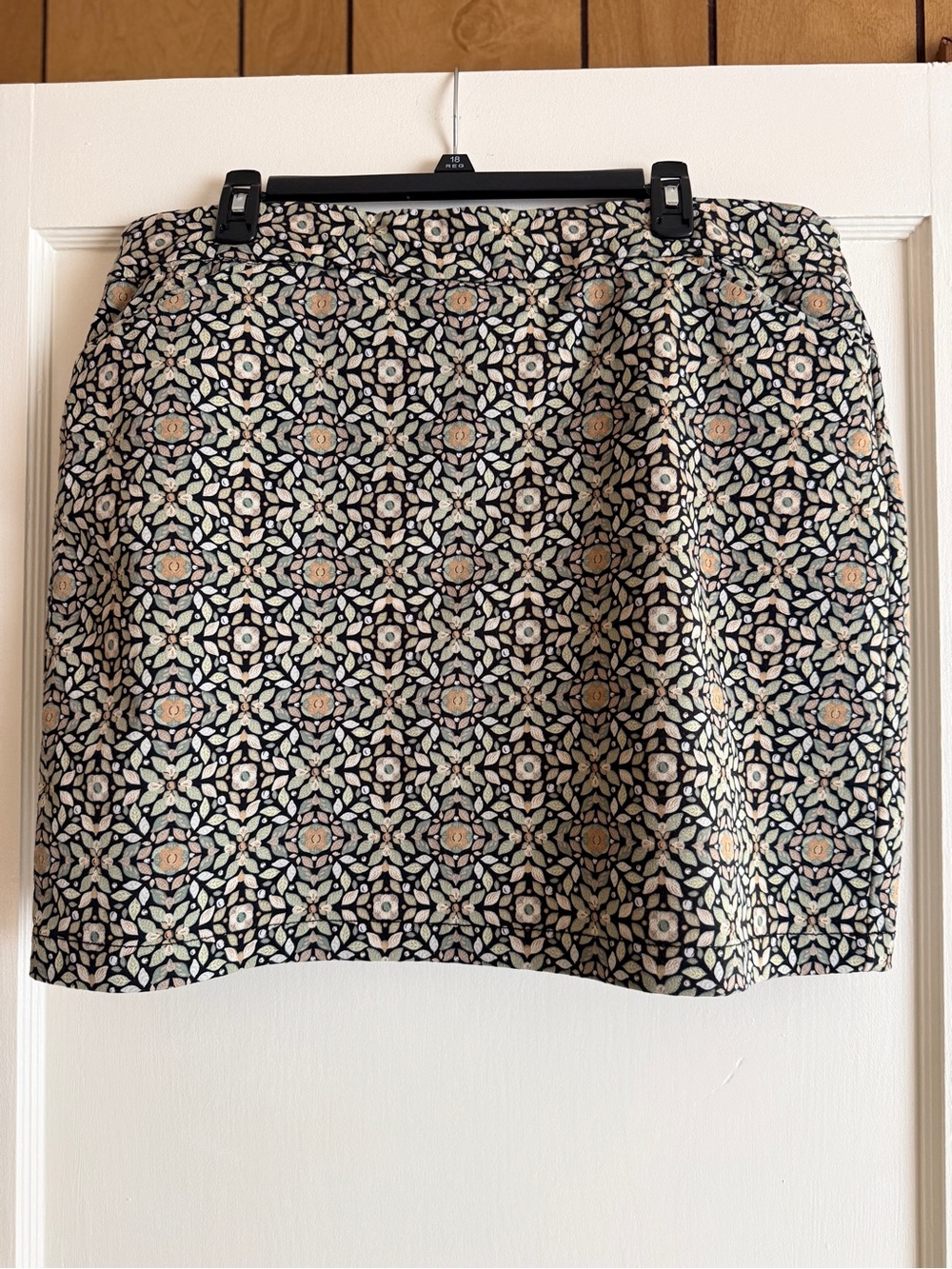 croft & barrow Black and Cream Floral Mosaic Mini Skirt